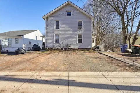 313-315 Grove St, Meriden, CT 06451