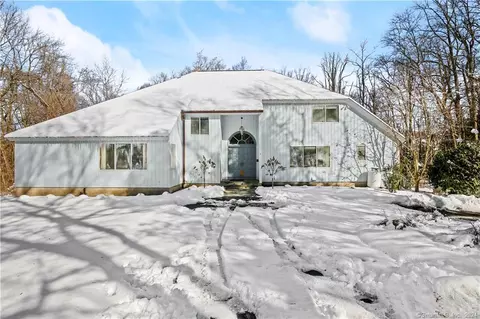 55 Fitch Ln, New Canaan, CT 06840