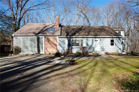 587 Gurleyville Rd, Mansfield, CT 06268
