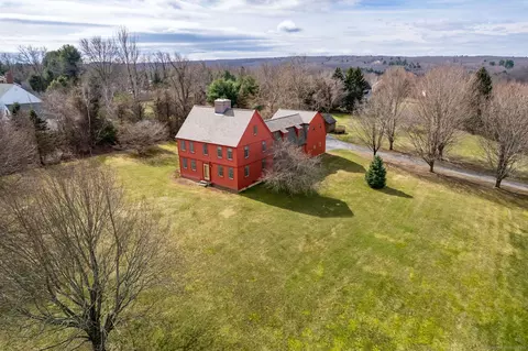 17 Meadowview Ln, New Hartford, CT 06057