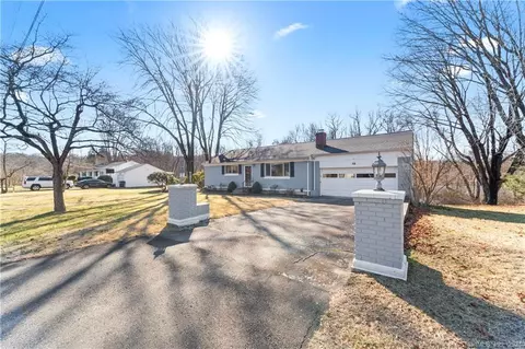 5 Brassie Rd, Newtown, CT 06470