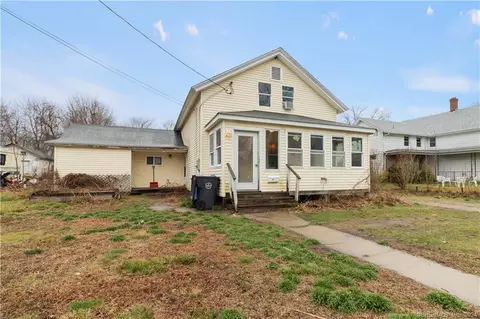 54 Mechanic St, Griswold, CT 06351