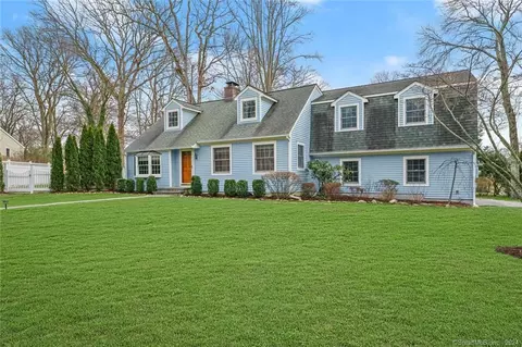 11 Edgerton Ct, Darien, CT 06820