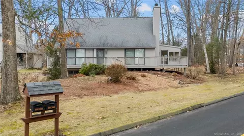 5 Pond Pl #5, Avon, CT 06001
