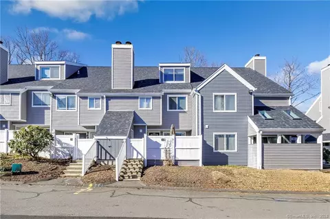 122 Country Pl #122, Shelton, CT 06484