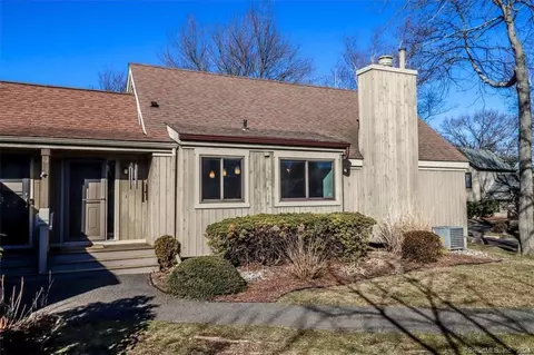 561 Oneida Ln #A, Stratford, CT 06614