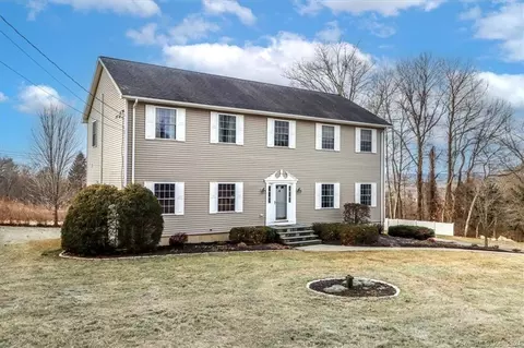 1 Wellington Dr, New Milford, CT 06776