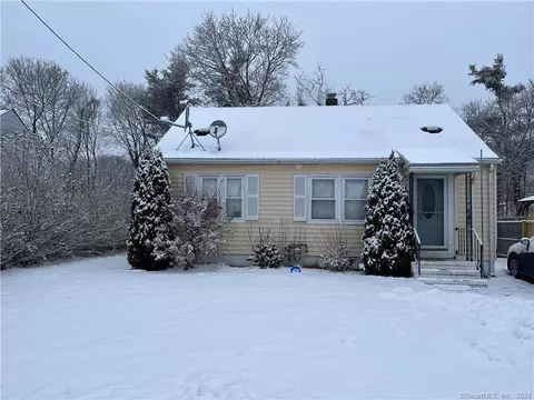 99 Valley Rd, Hamden, CT 06514