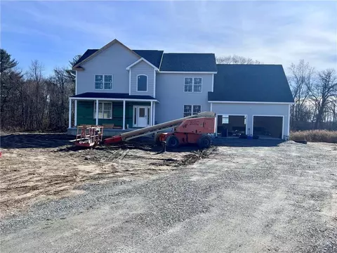 15 Emerald Ln, Norwich, CT 06360