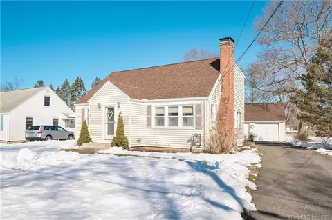 12 Grove Rd, Cromwell, CT 06416