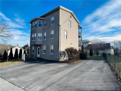 36 Pleasant St, Plainfield, CT 06374