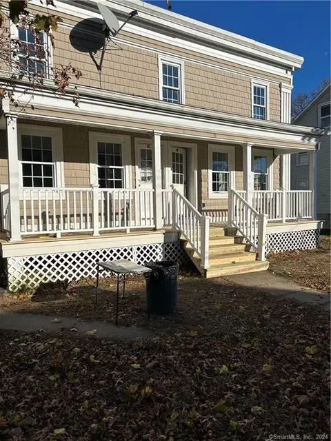 18 School St, Griswold, CT 06351