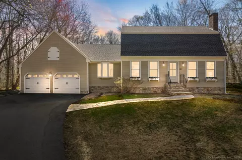 48 Forsyth Rd, Montville, CT 06370
