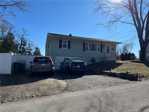 25 Park Ln, Watertown, CT 06779