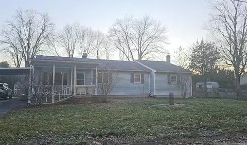 7 North St, Plainfield, CT 06374