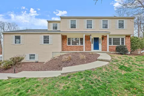 12 Starr Ln, Bethel, CT 06801