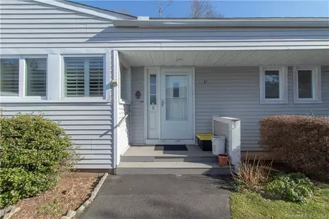 9 Stratton Way #9, Branford, CT 06405