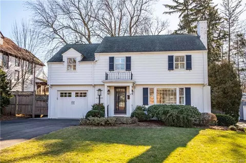 87 Bainbridge Rd, West Hartford, CT 06119