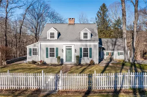 148 Boggs Hill Rd, Newtown, CT 06470