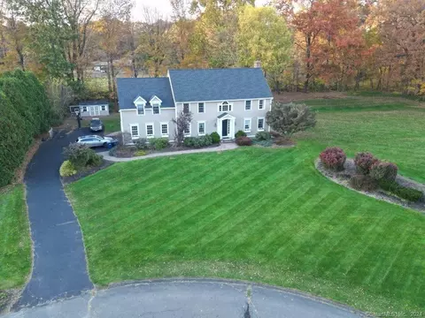 4 Aster Dr, Granby, CT 06035