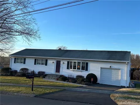 180 Del Dr, Stratford, CT 06614