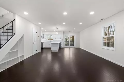 16 Nurney St #4, Stamford, CT 06902