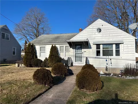 73 Pauline Ave, West Haven, CT 06516