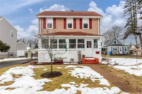 60 Kensington St, Manchester, CT 06040
