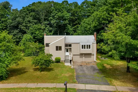 115 Skyline Dr, South Windsor, CT 06074