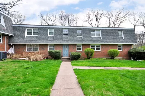 342 Dunfey Ln #B, Windsor, CT 06095