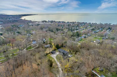 30 Bushnell Ln, Madison, CT 06443