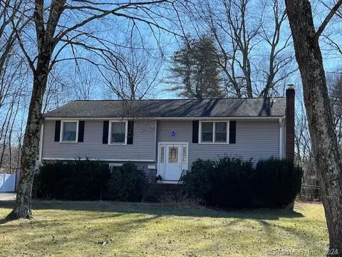 161 Pavano Dr, Plainville, CT 06062