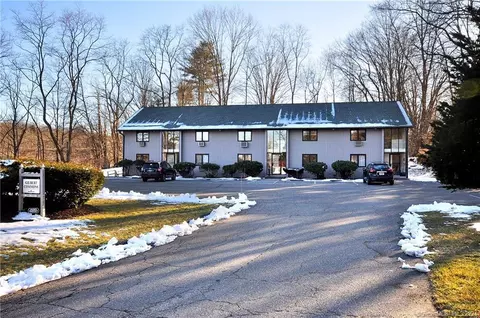 11 Gibbs St #6, Winchester, CT 06098