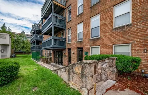 100 Kane St #A2, West Hartford, CT 06119