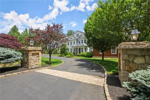 31 Woody Ln, Westport, CT 06880