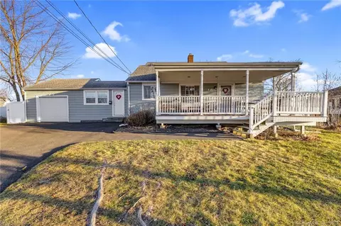18 Catherine Ct, Milford, CT 06460