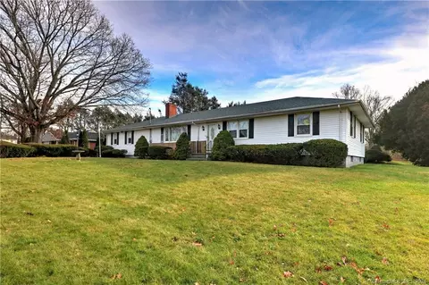 5 Benedict Dr, North Haven, CT 06473