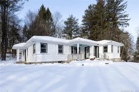 162 Straits Tpke, Watertown, CT 06795