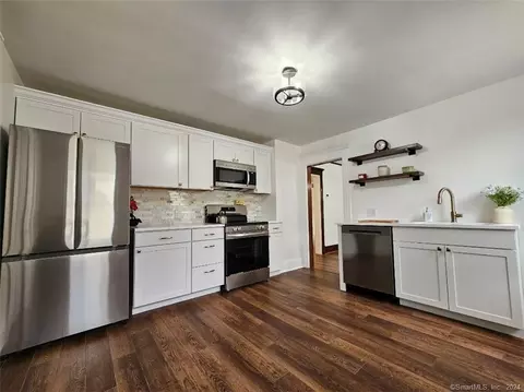 37 George St, Bristol, CT 06010