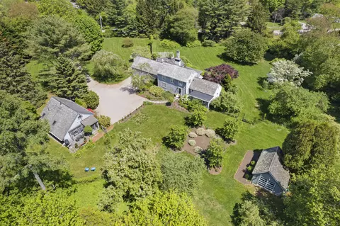 15 Montauk Ave, Stonington, CT 06378