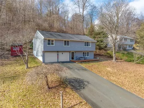 52 Putnam Park Rd, Bethel, CT 06801