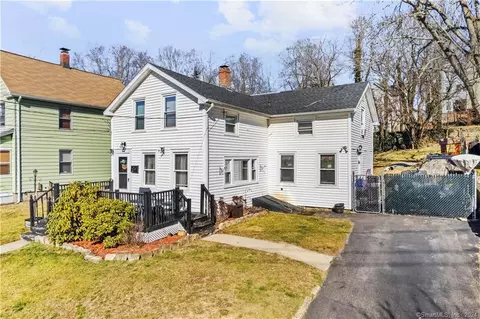 45 Cole St, New London, CT 06320