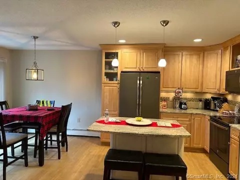 60 Old Town Rd #60, Vernon, CT 06066