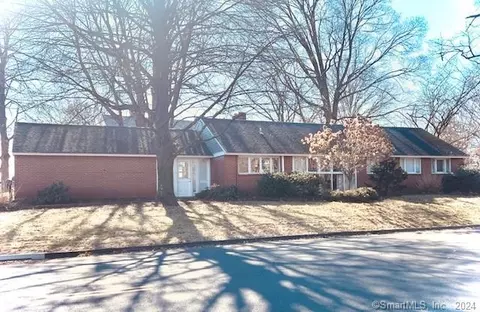 15 Ellsworth St, Newington, CT 06111