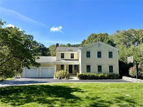 562 Hoyt St, Darien, CT 06820