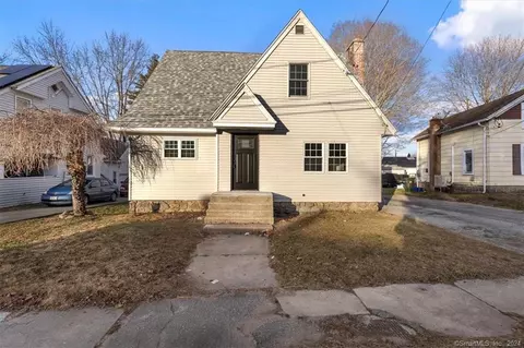 335 Vauxhall St, New London, CT 06320