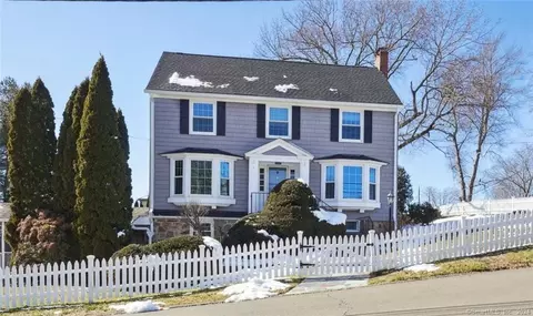 1 Hickory Rd, Norwalk, CT 06851