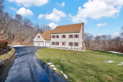 70 Emerald Glen Ln, Salem, CT 06420