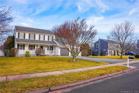 77 Strawberry Ln, Southington, CT 06489