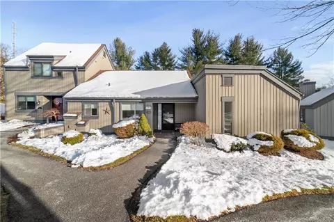 833 Heritage Vlg #B, Southbury, CT 06488